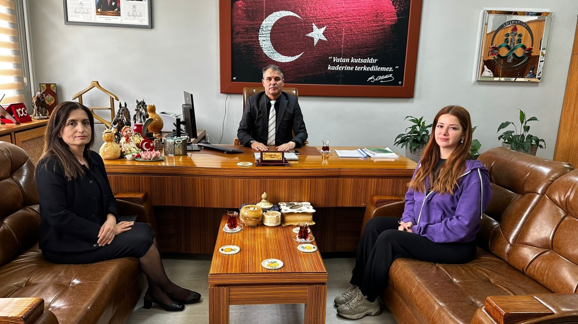 Adapazarı İlçe Sağlık Müdürü ve Sağlıklı Hayat Merkezi Sorumlusu Müdürümüzü Ziyaret Etti